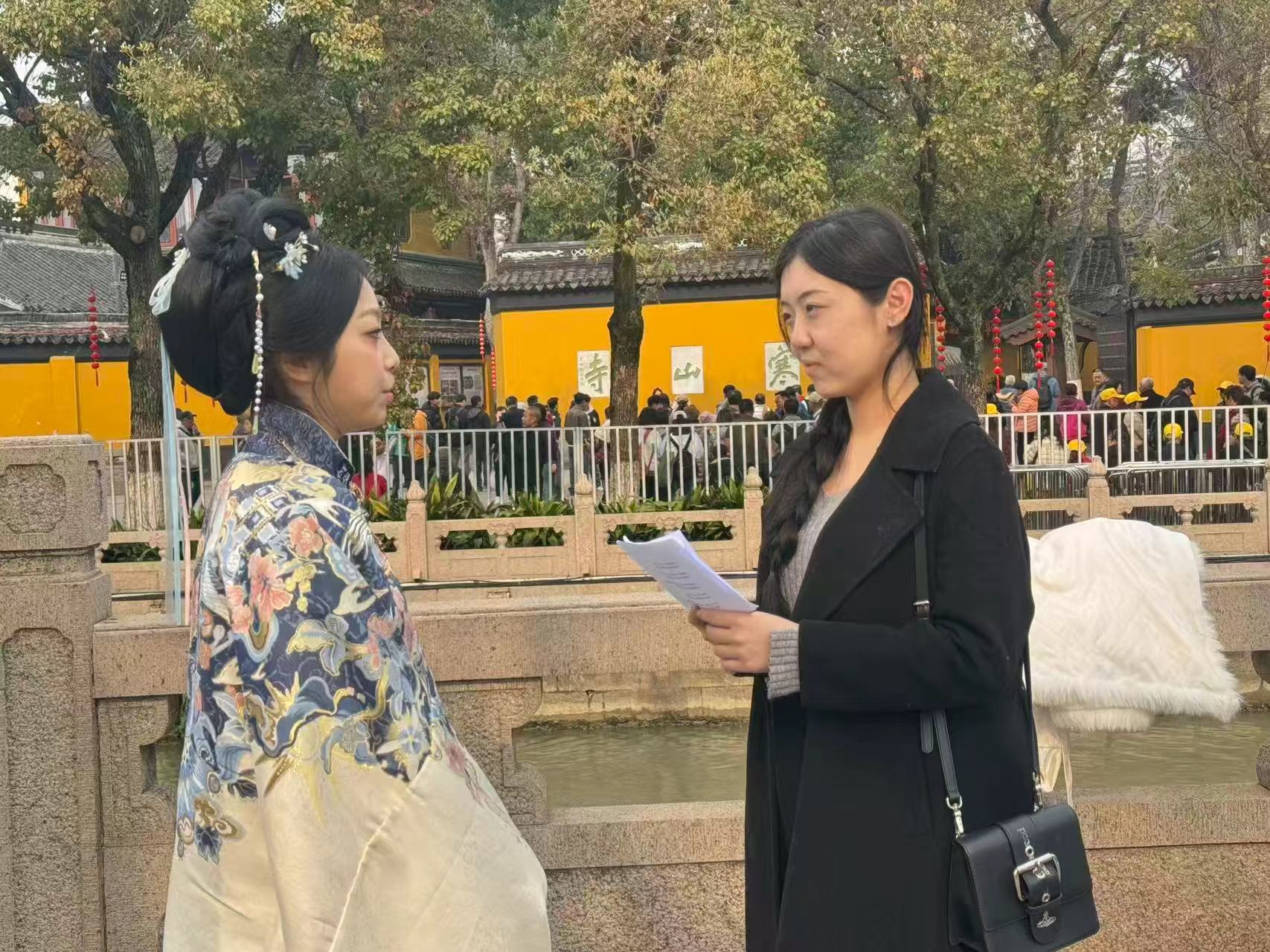 Interview fieldwork in a crowded area